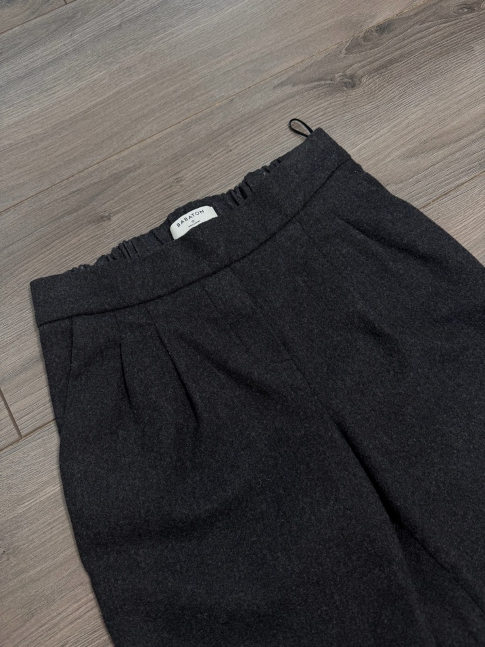 ARITZIA Babaton Italian wool Garment - Classic Neutral pants trousers - Picture 3 of 8